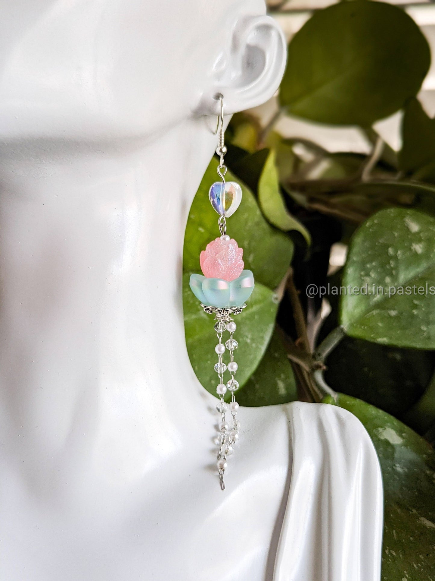 Lotus Dangle